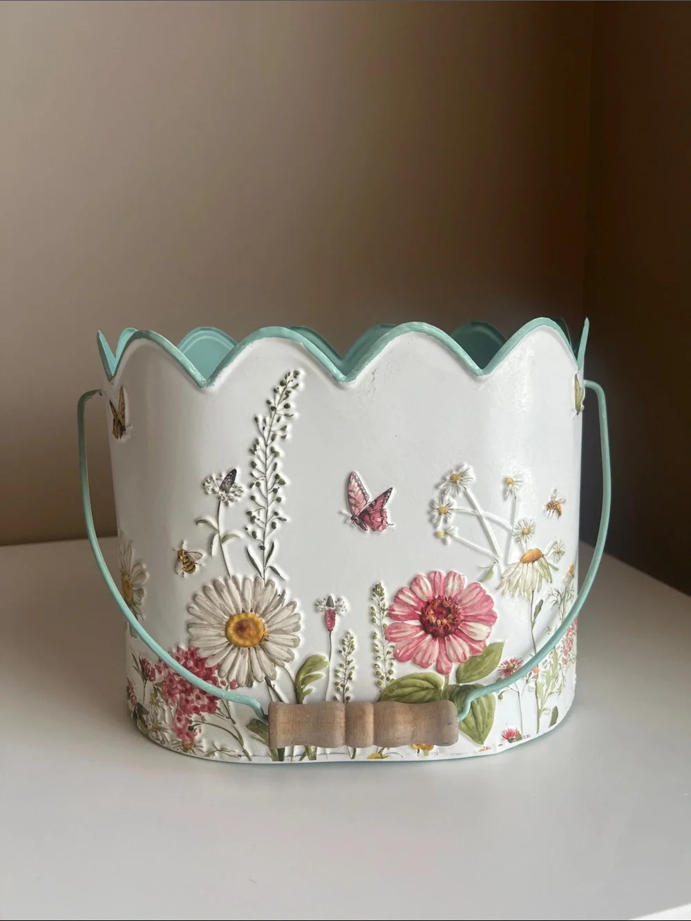 White Floral Scalloped Metal Planter with Mint Handle